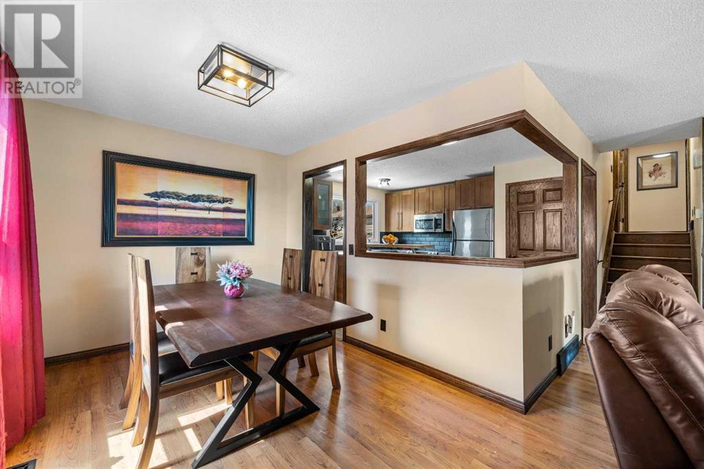 Single Family House 4 Level for Sale in  Deercrest Close SE Deer Ridge Calgary 