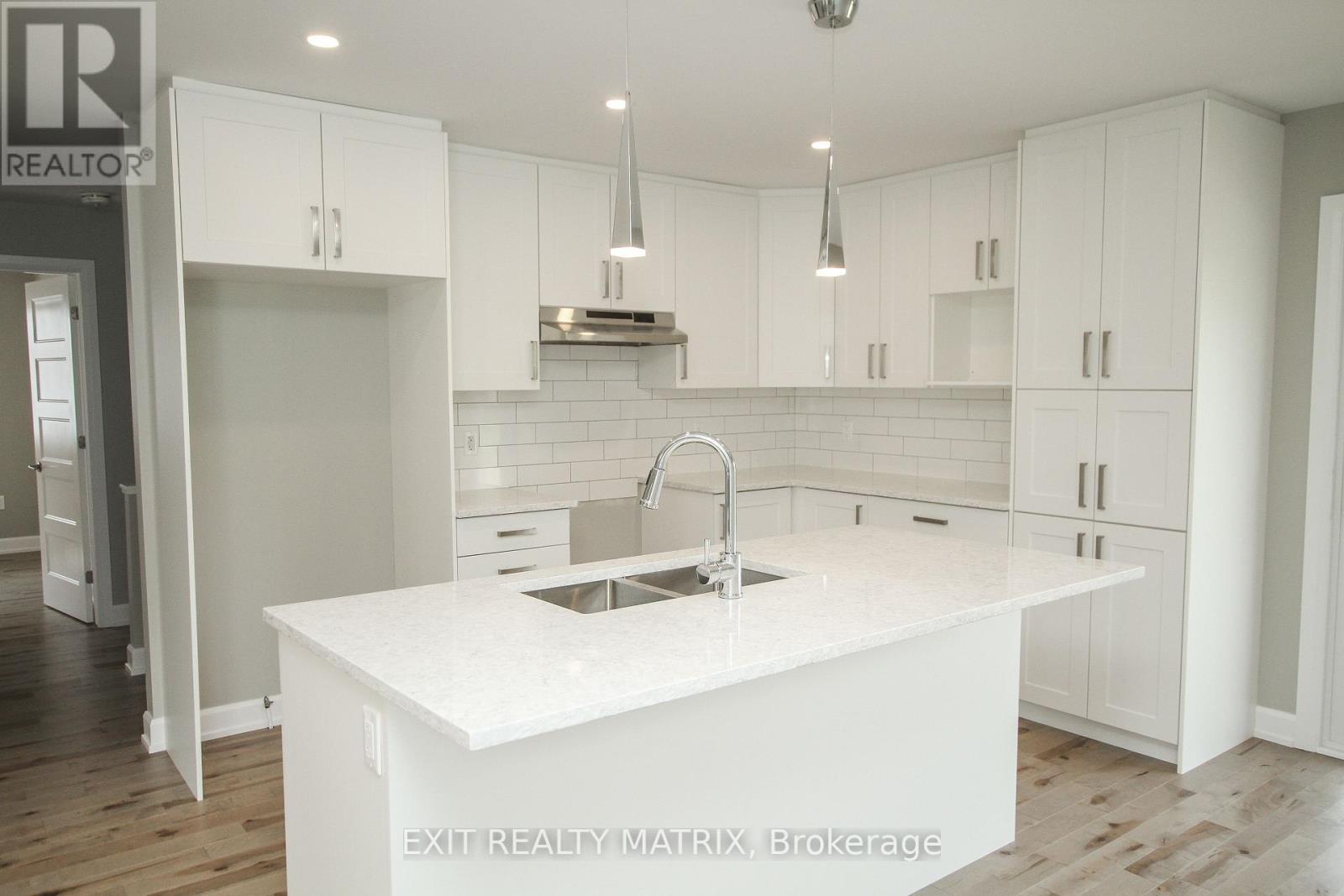 Photo 10 of 1401 Caroline Court, Cornwall ON