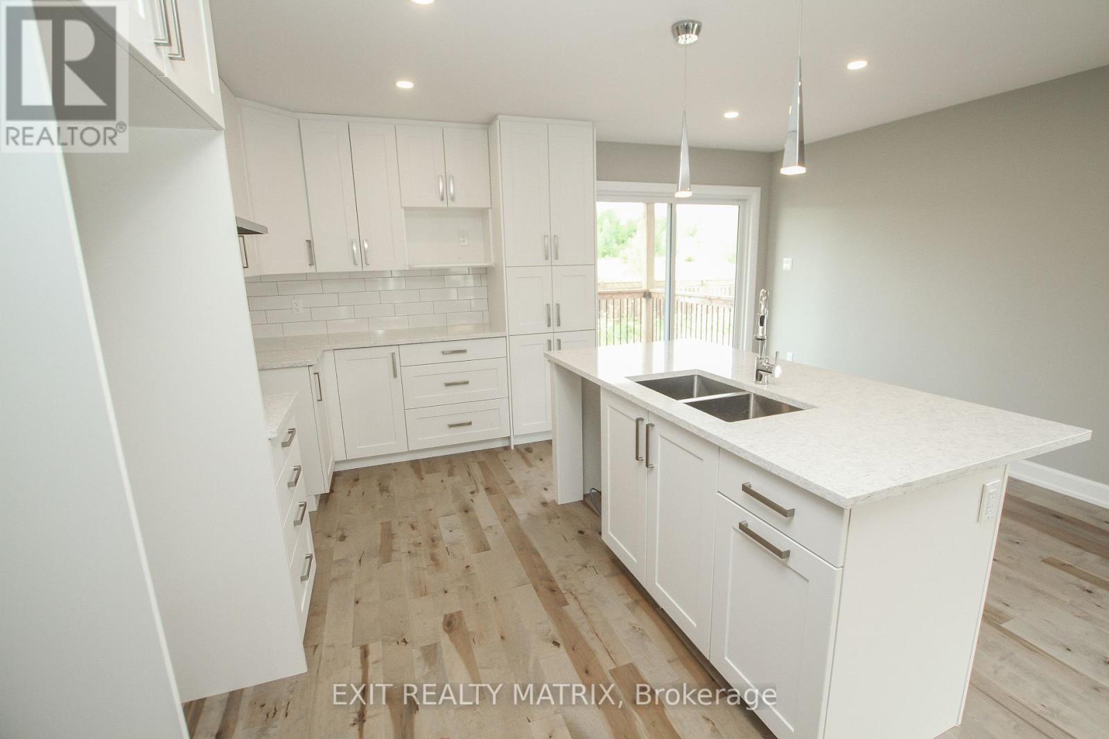 Photo 11 of 1401 Caroline Court, Cornwall ON