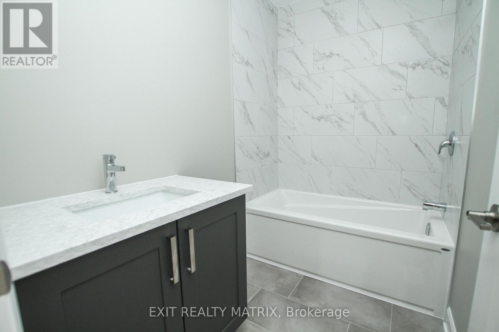 1401 CAROLINE COURT - 12