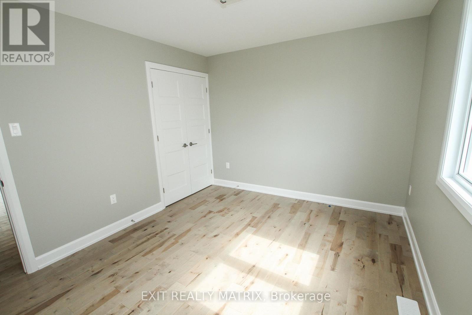Photo 13 of 1401 Caroline Court, Cornwall ON