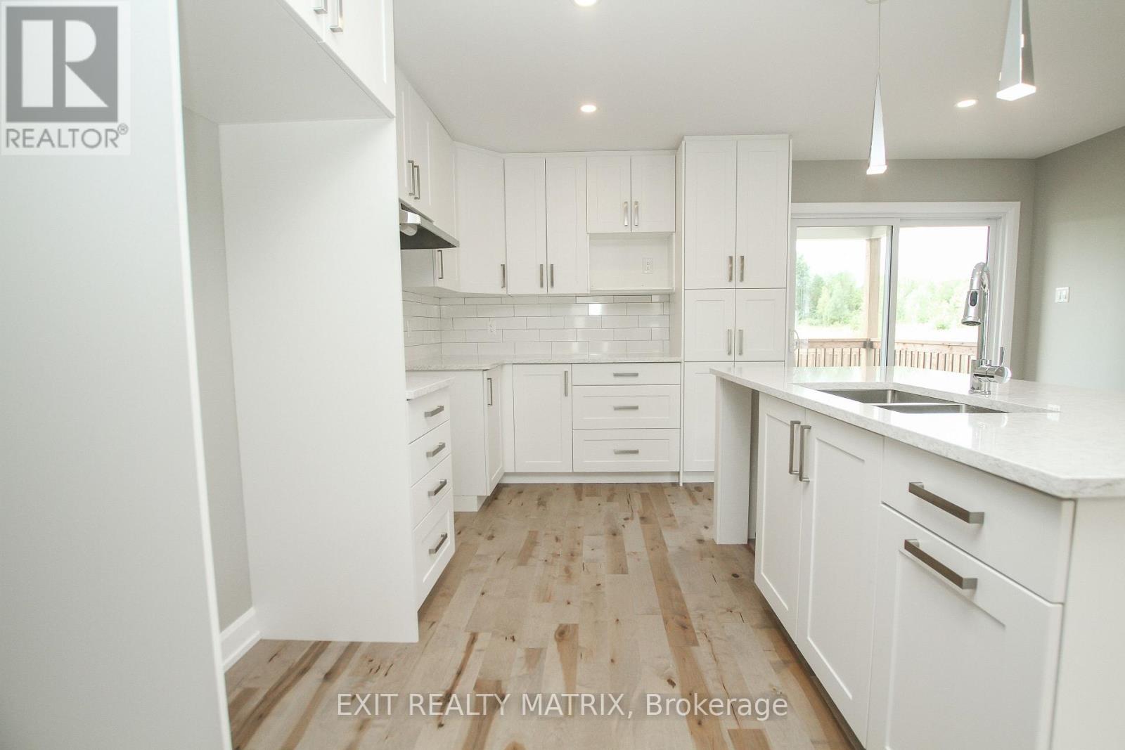 Photo 7 of 1401 Caroline Court, Cornwall ON