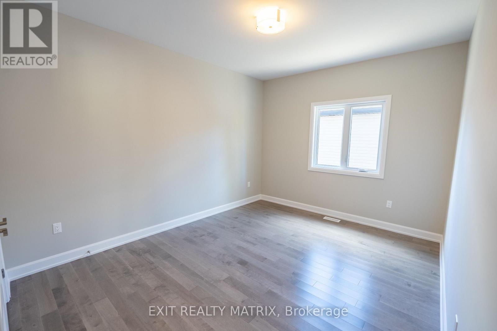 Photo 17 of 1408 Caroline Court, Cornwall ON