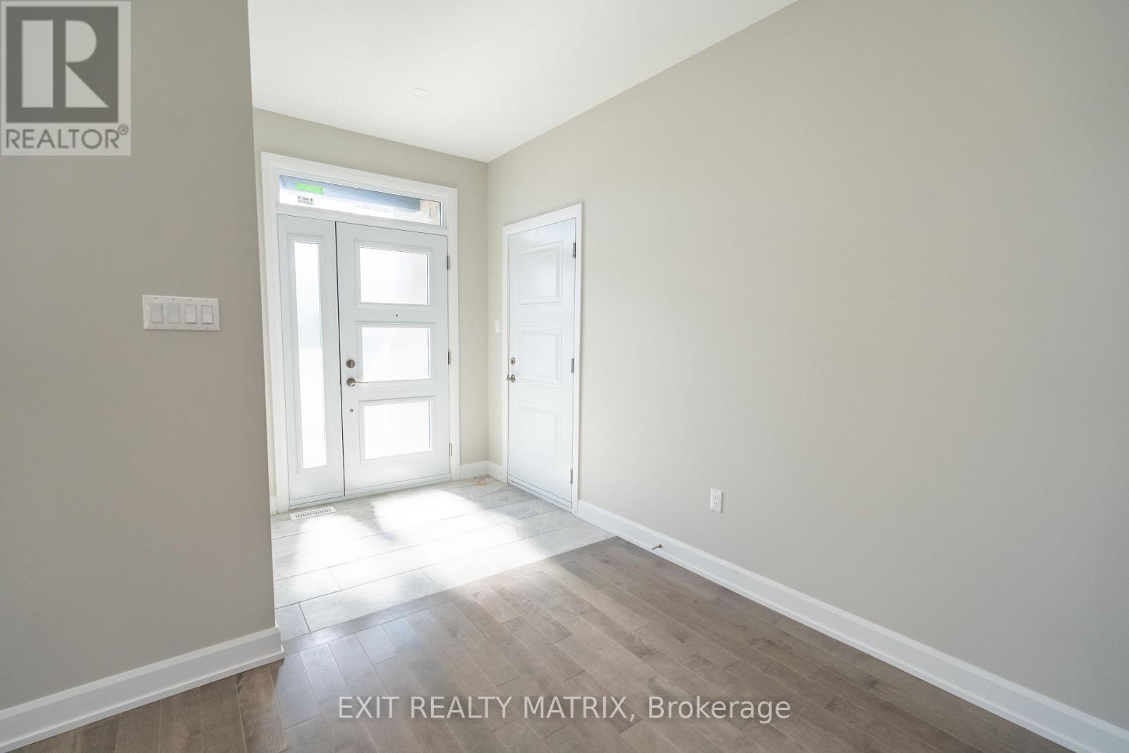 Photo 2 of 1408 Caroline Court, Cornwall ON