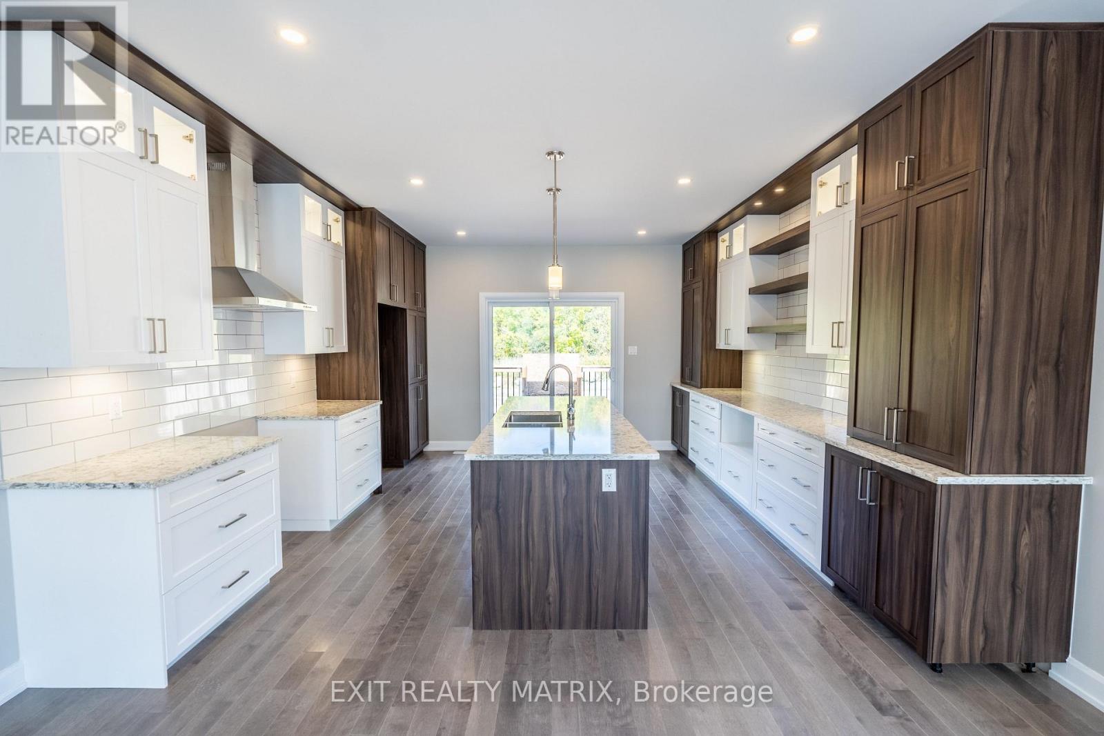Photo 8 of 1408 Caroline Court, Cornwall ON