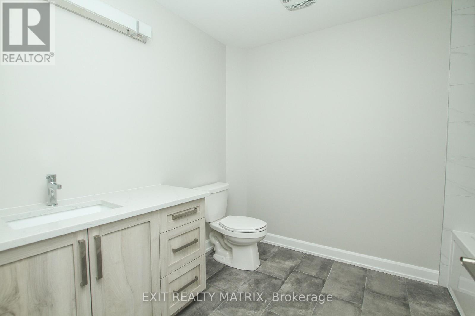 Photo 9 of 1408 Caroline Court, Cornwall ON