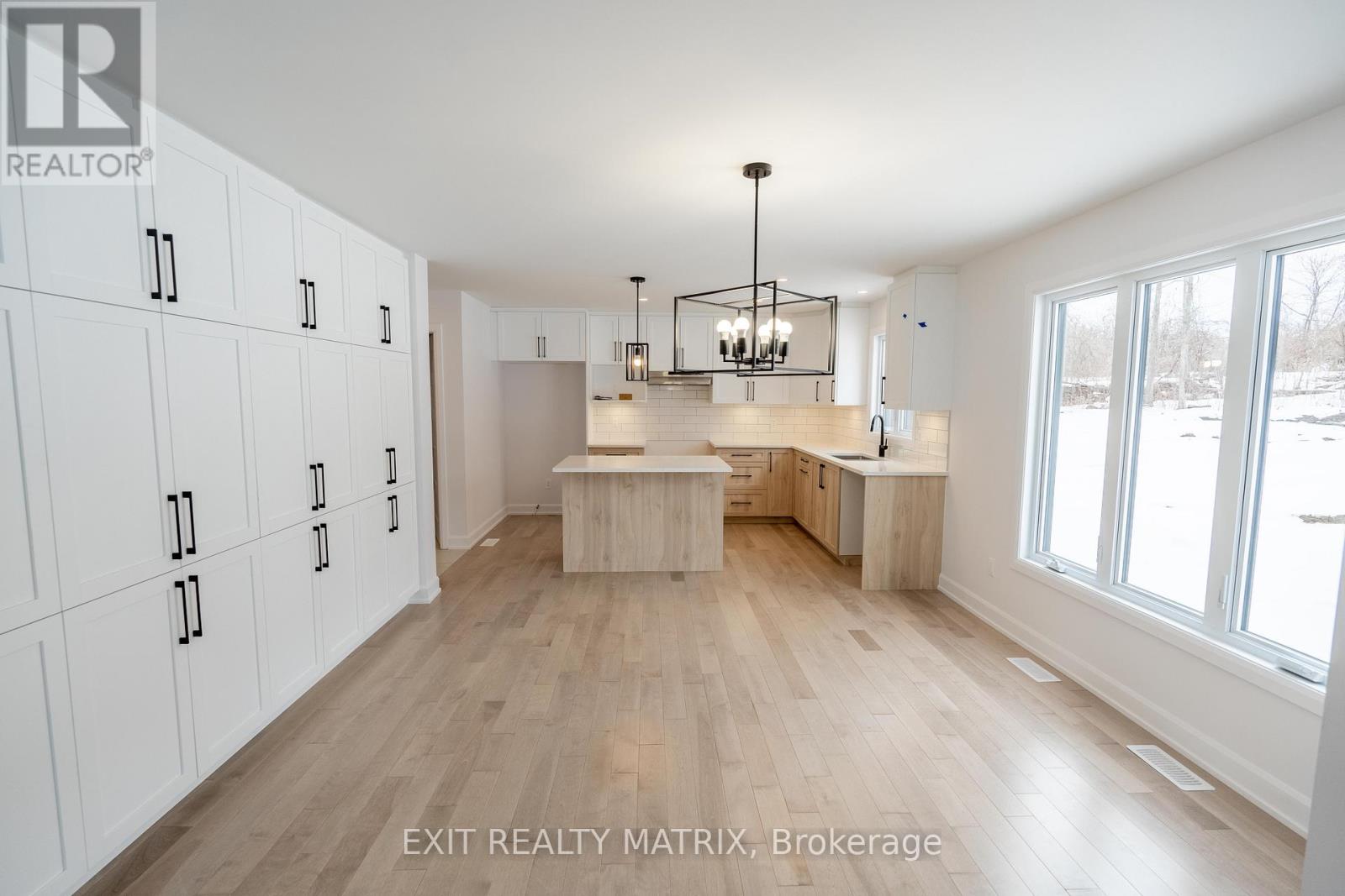 Photo 5 of 1409 Caroline Court, Cornwall ON