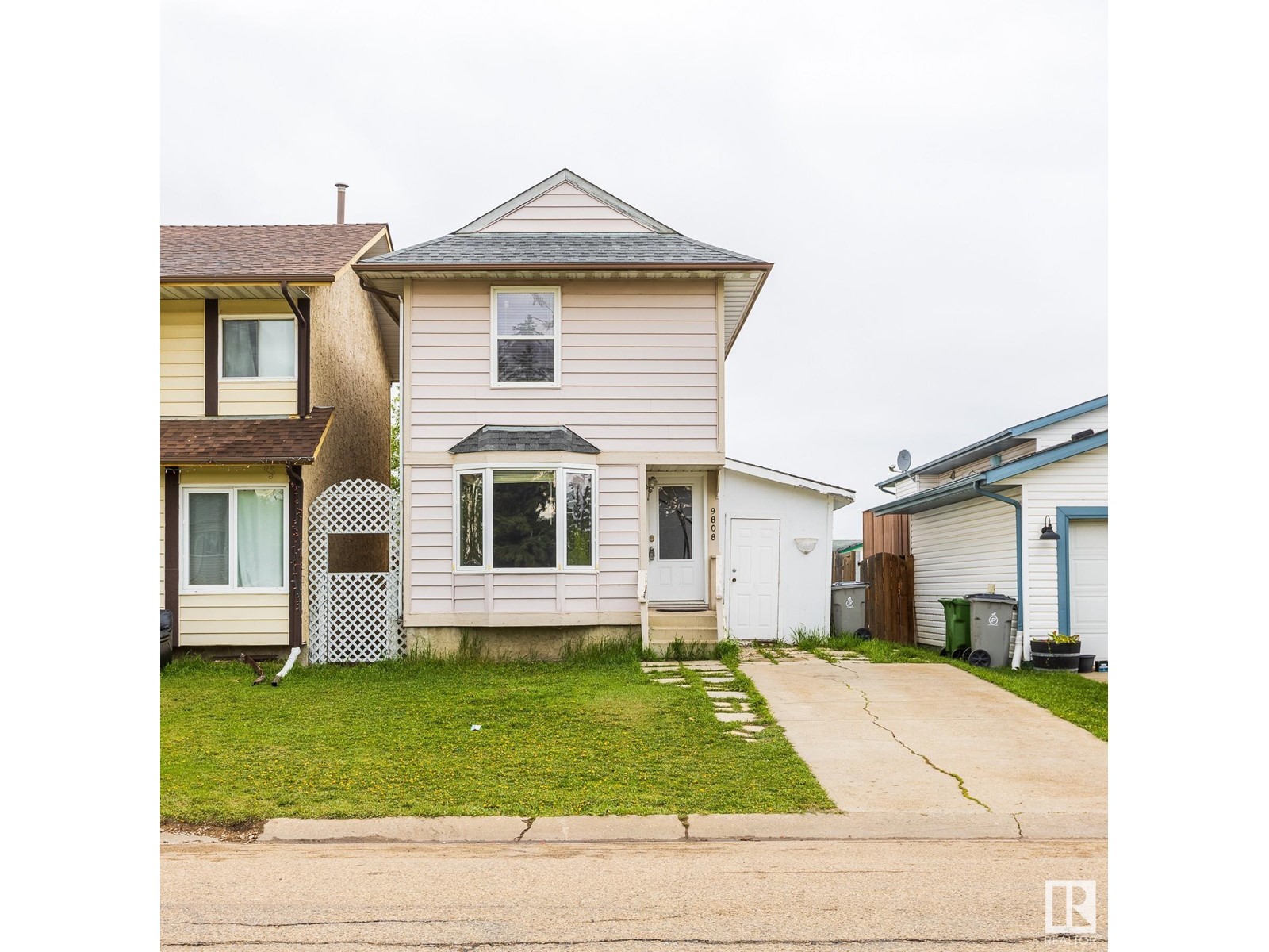 Photo 23 of 9808 107 St, Morinville AB