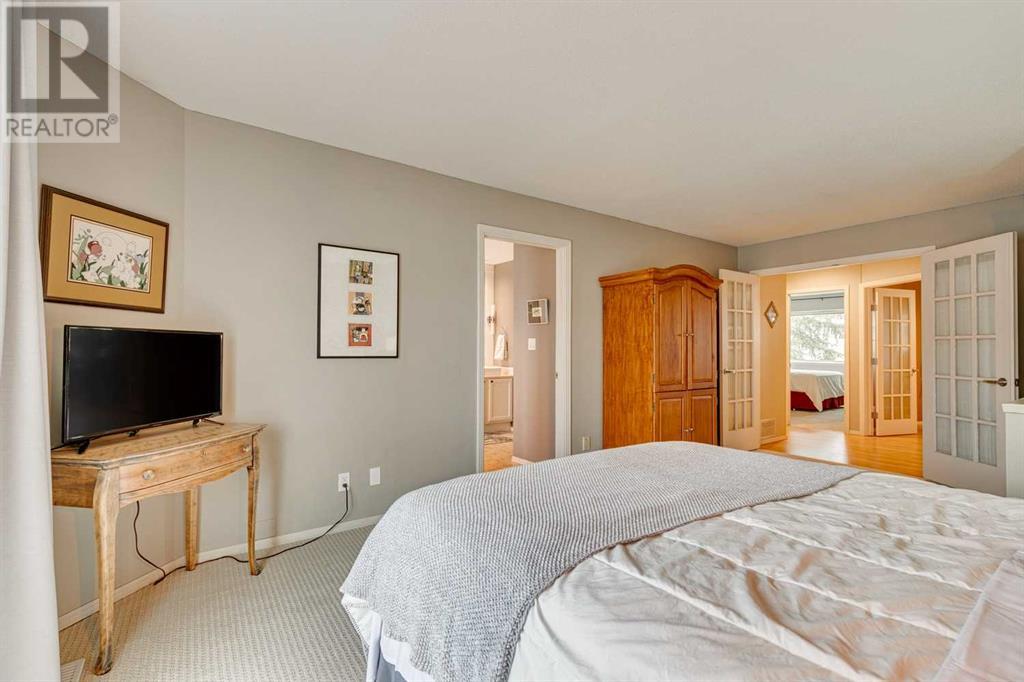 Single Family House for Sale in    Street NW Varsity Calgary 