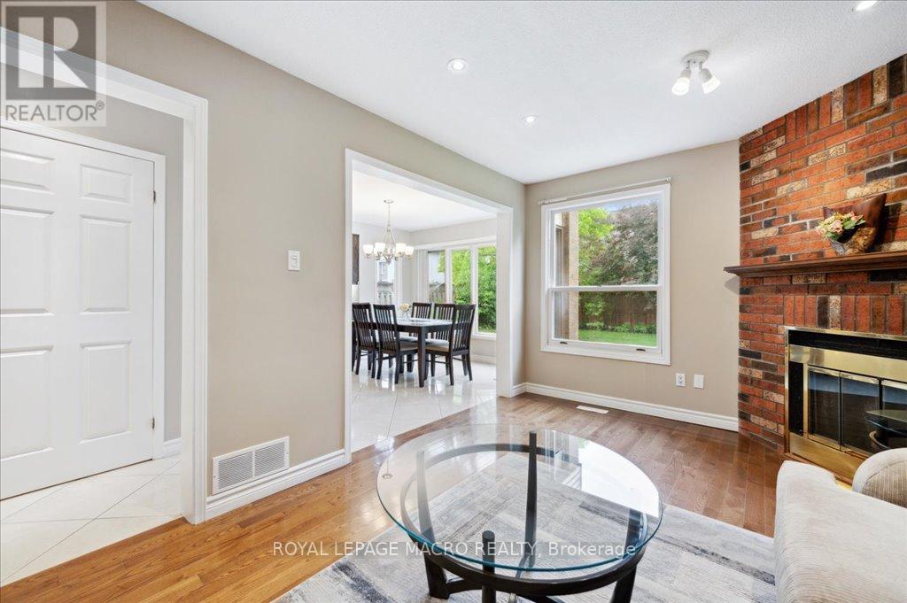 Photo 3 of 211 Rushdale Drive, Hamilton ON