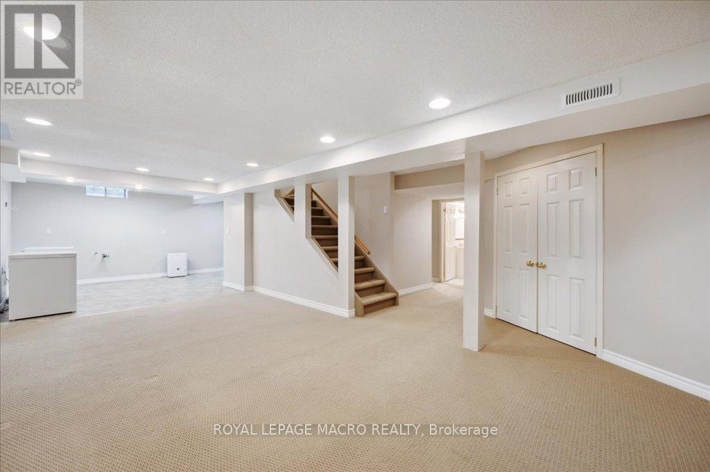 Photo 18 of 211 Rushdale Drive, Hamilton ON
