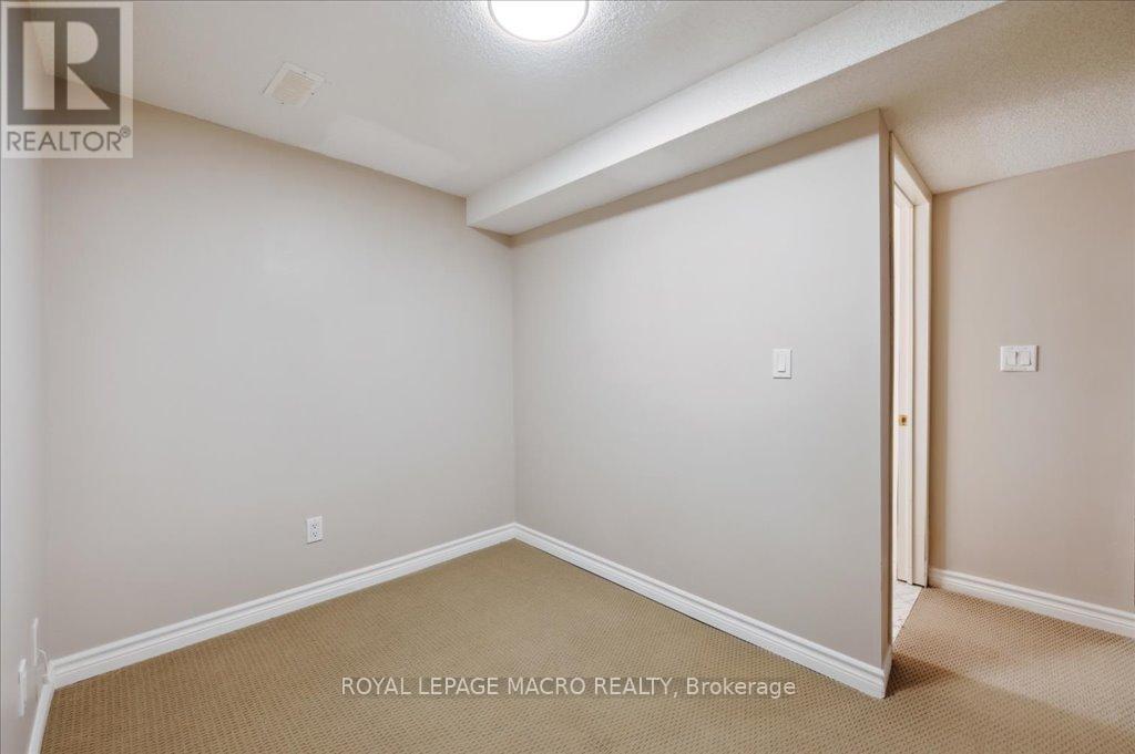 Photo 33 of 211 Rushdale Drive, Hamilton ON