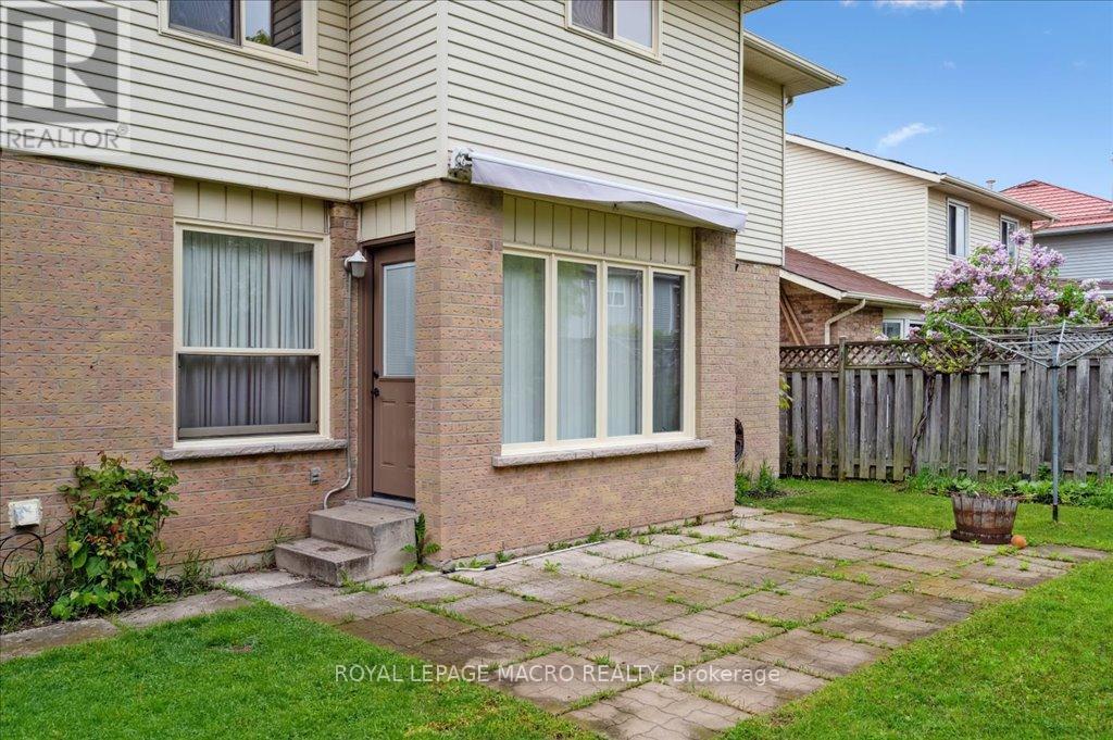 Photo 31 of 211 Rushdale Drive, Hamilton ON