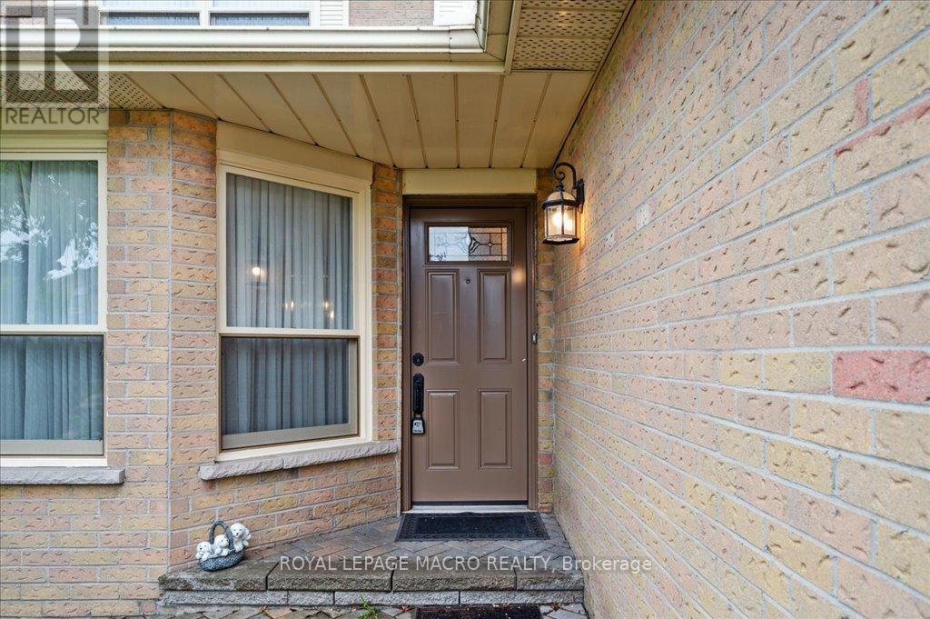 Photo 5 of 211 Rushdale Drive, Hamilton ON