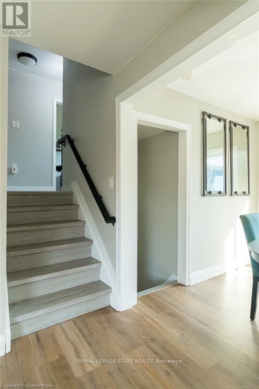 Photo 15 of 183 Sunnyridge Road, Hamilton ON