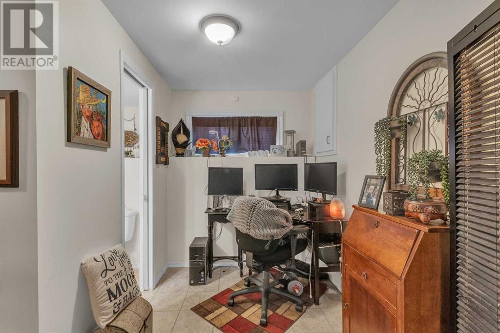 Single Family House 3 Level for Sale in  Falton Close NE Falconridge Calgary 