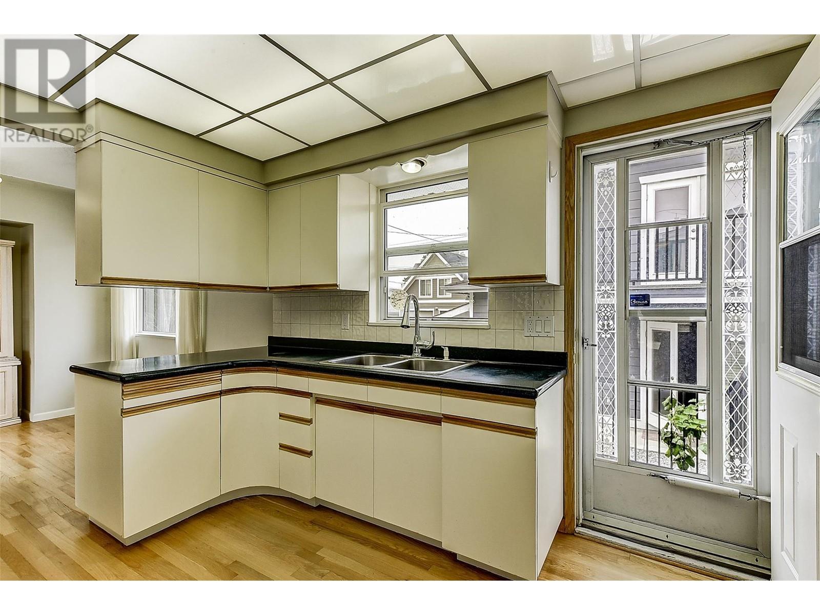  2202 Aberdeen Street, Kelowna
