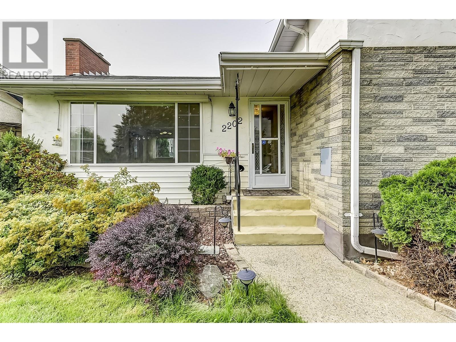  2202 Aberdeen Street, Kelowna