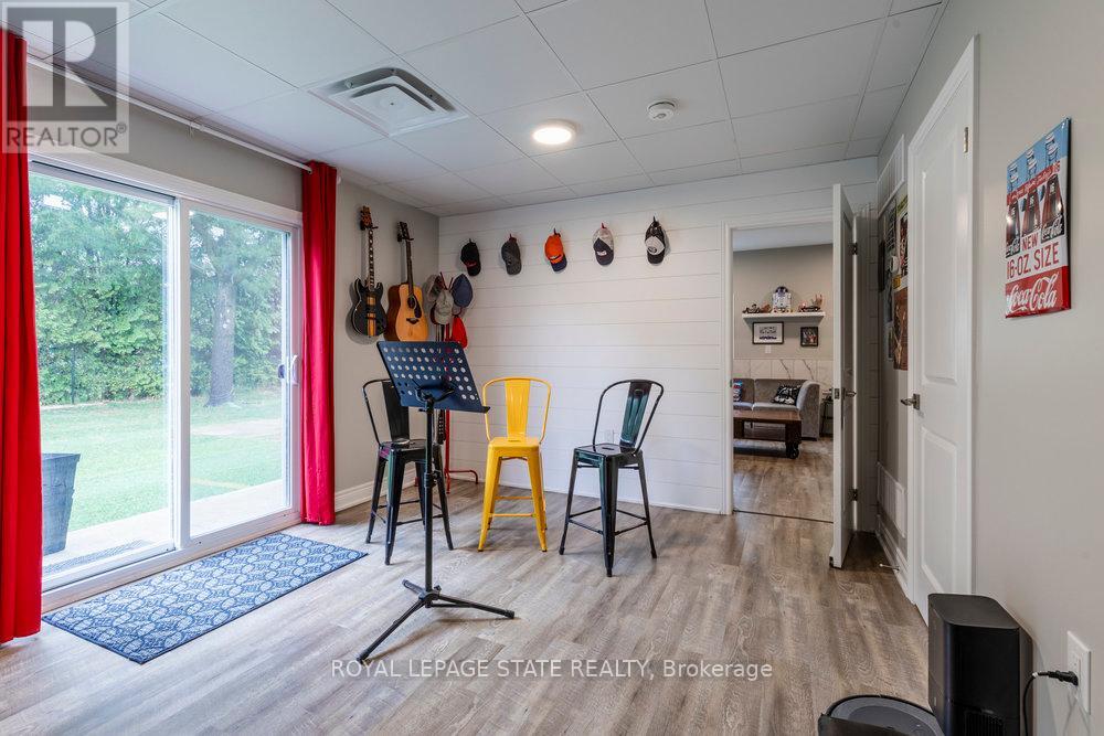 Photo 37 of 183 Sunnyridge Road, Hamilton ON