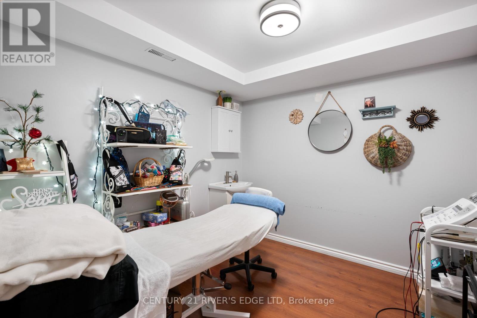 Photo 30 of 4 Schofield Avenue, Brockville ON