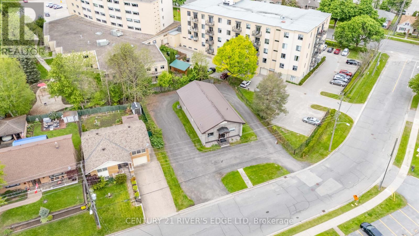 Photo 29 of 4 Schofield Avenue, Brockville ON