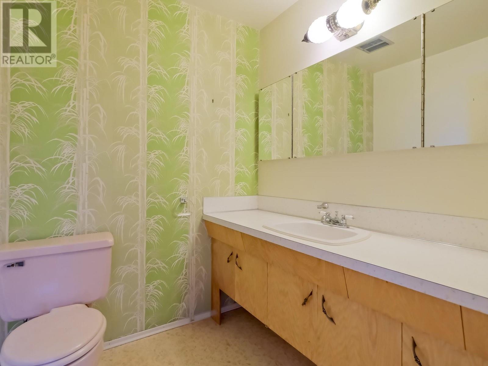 102 Derenzy Place, Penticton