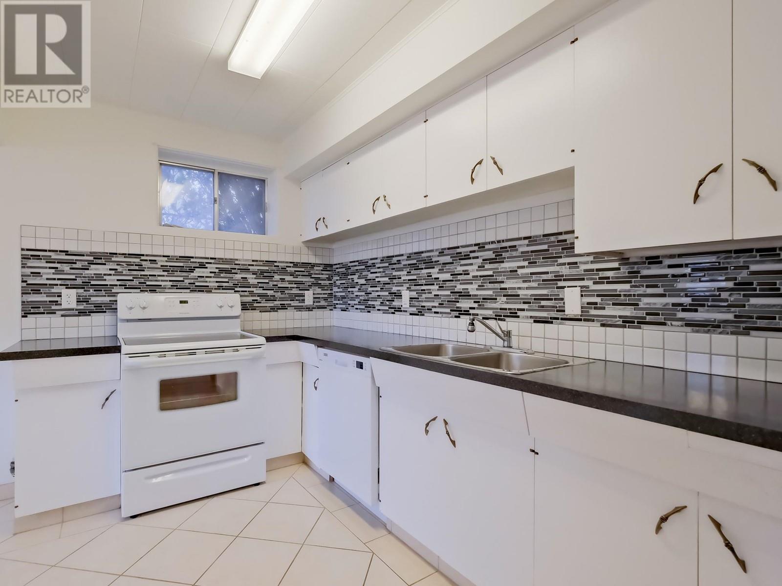 102 Derenzy Place, Penticton