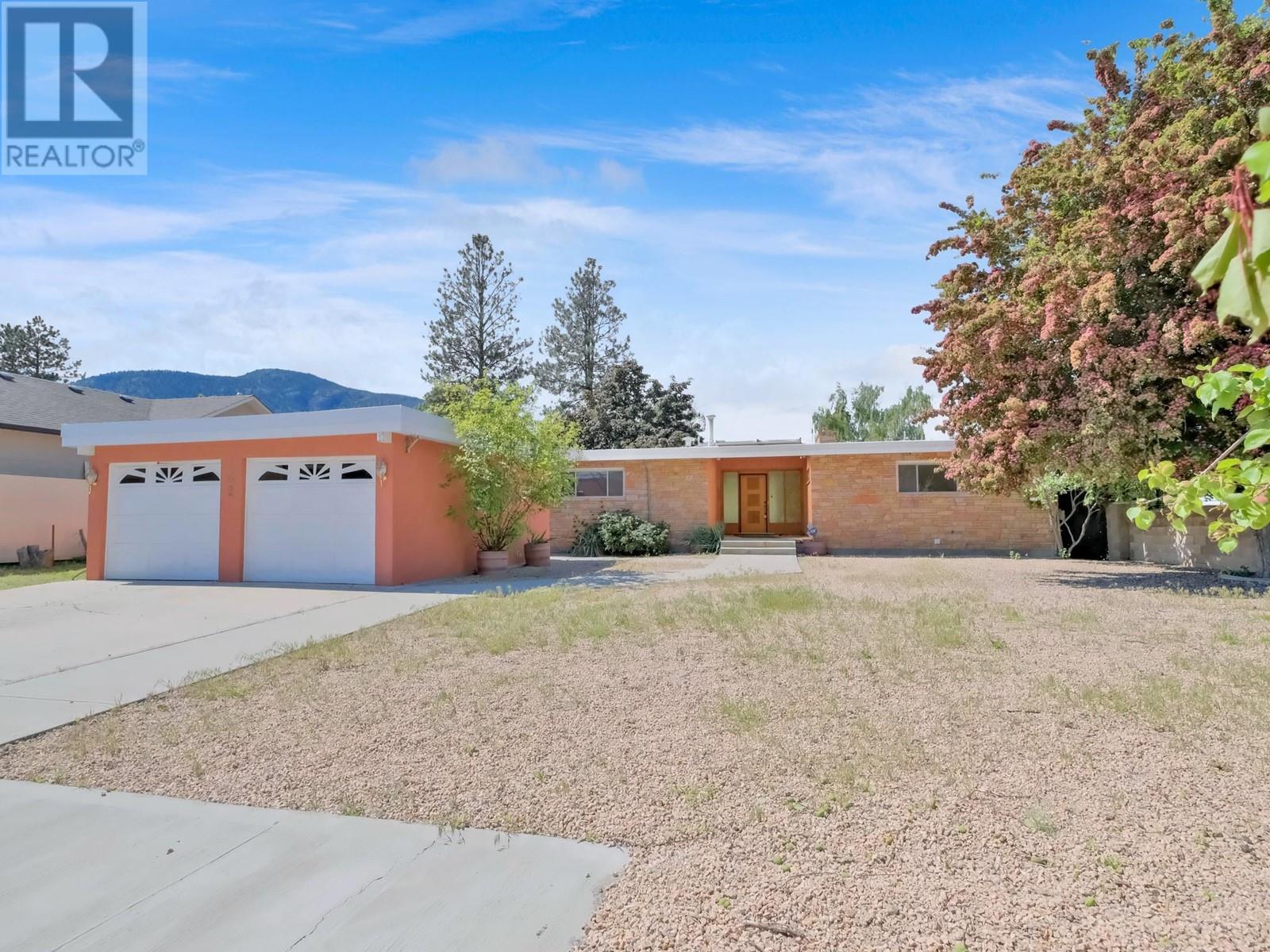 102 Derenzy Place, Penticton