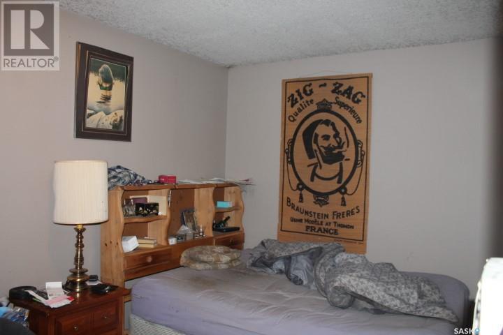 Photo 12 of 905 Robinson Street, Regina SK