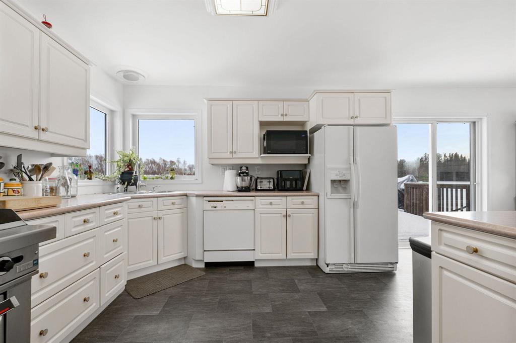 Photo 12 of 25 Spruce Drive, Hadashville MB