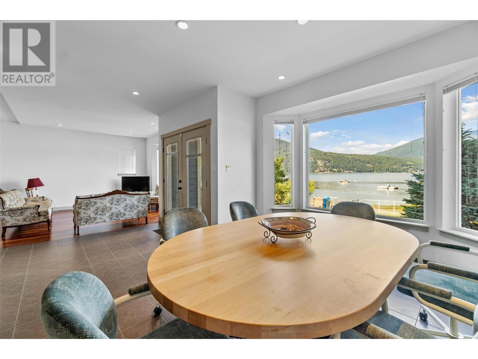 Photo 10 of 4751 75 Avenue Ne, Salmon Arm BC