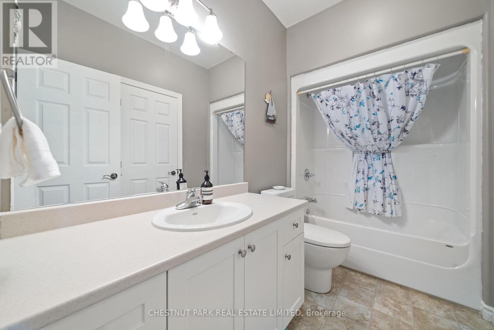 Photo 13 of 31 194 Haig Road, Belleville ON