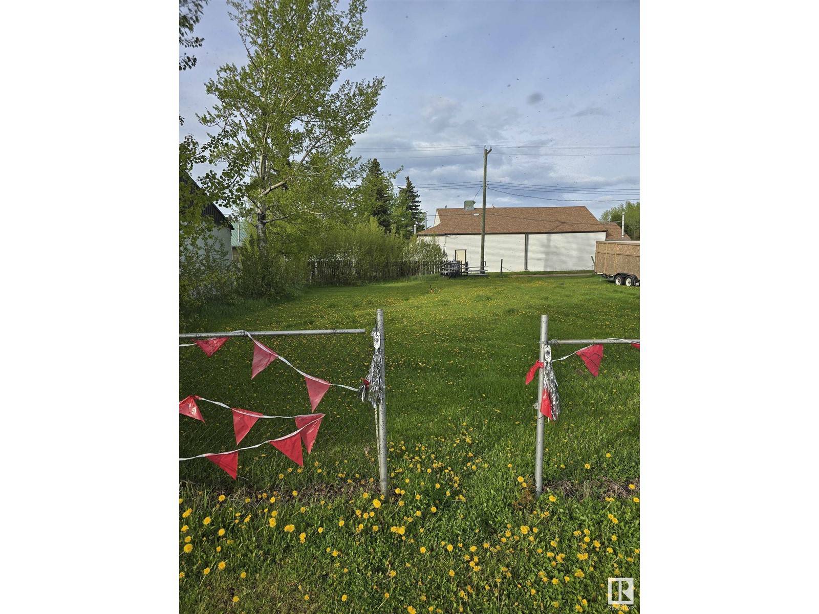 Photo 2 of 5618 Lake Dr, Rural Wetaskiwin County AB