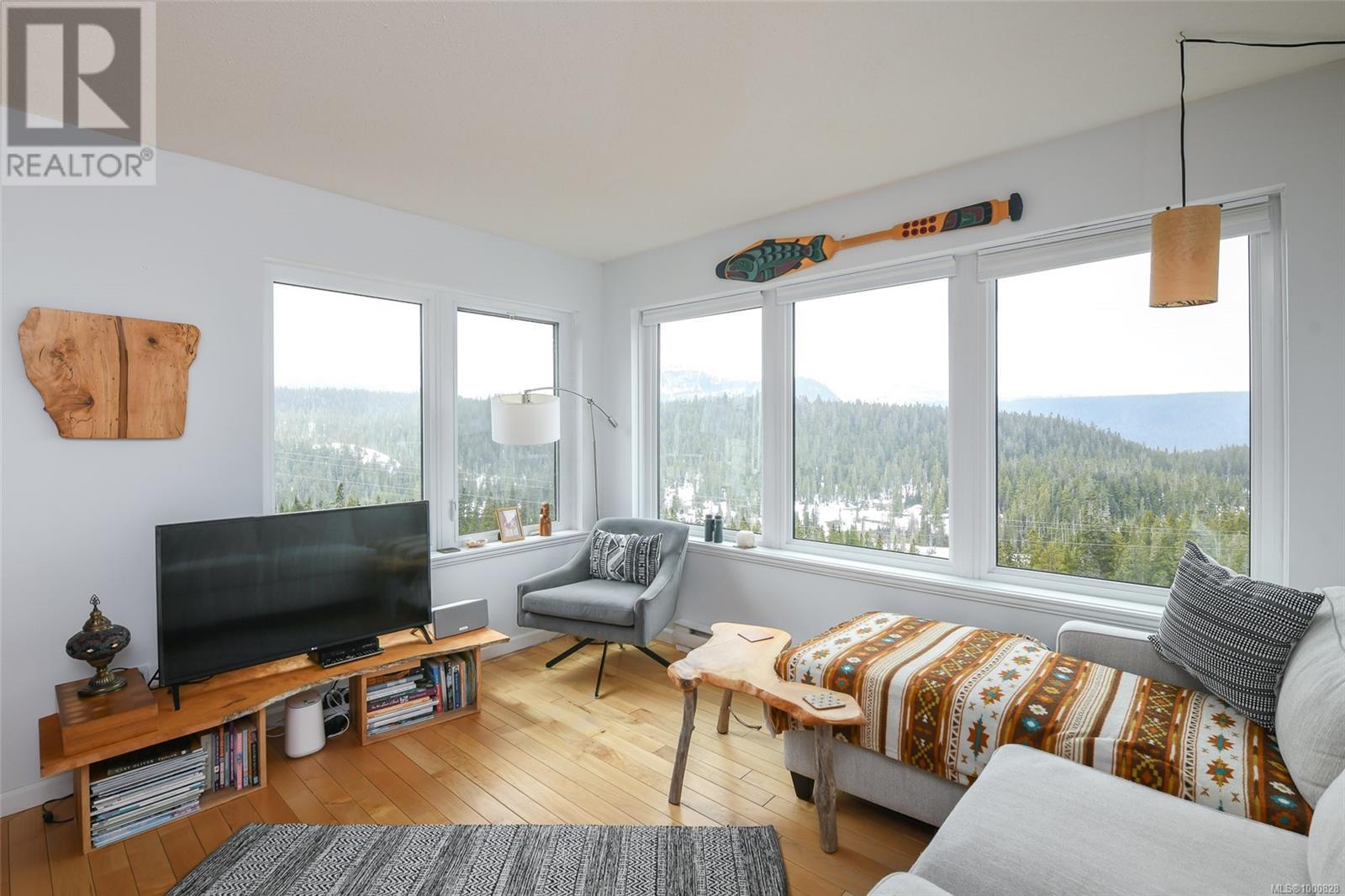 210 1320 Henry Rd, Courtenay