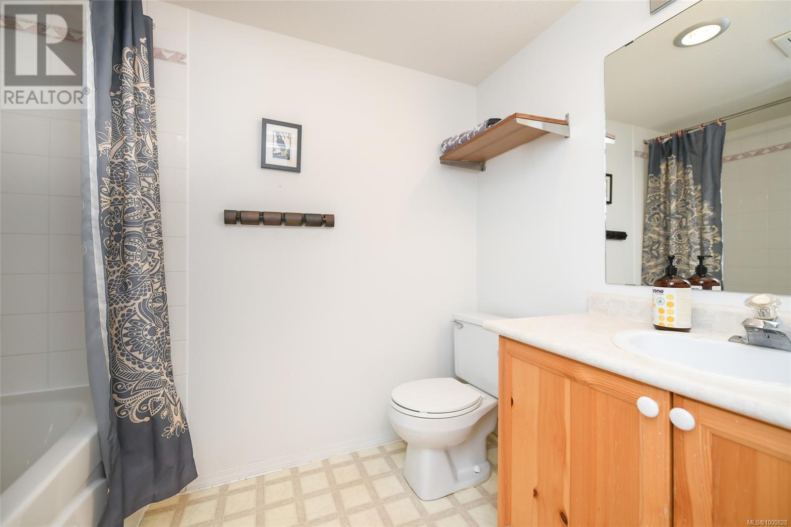 210 1320 Henry Rd, Courtenay