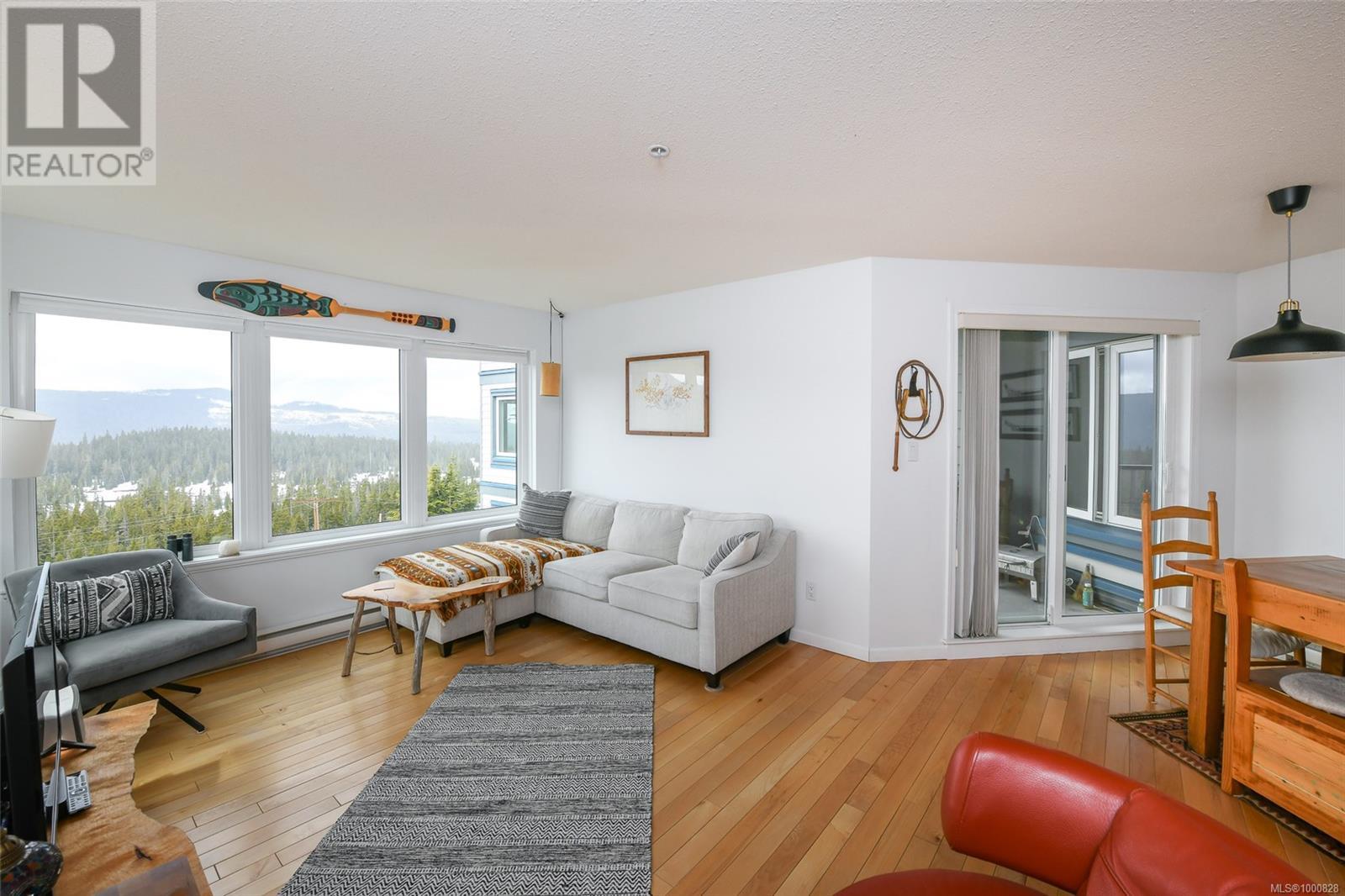 210 1320 Henry Rd, Courtenay