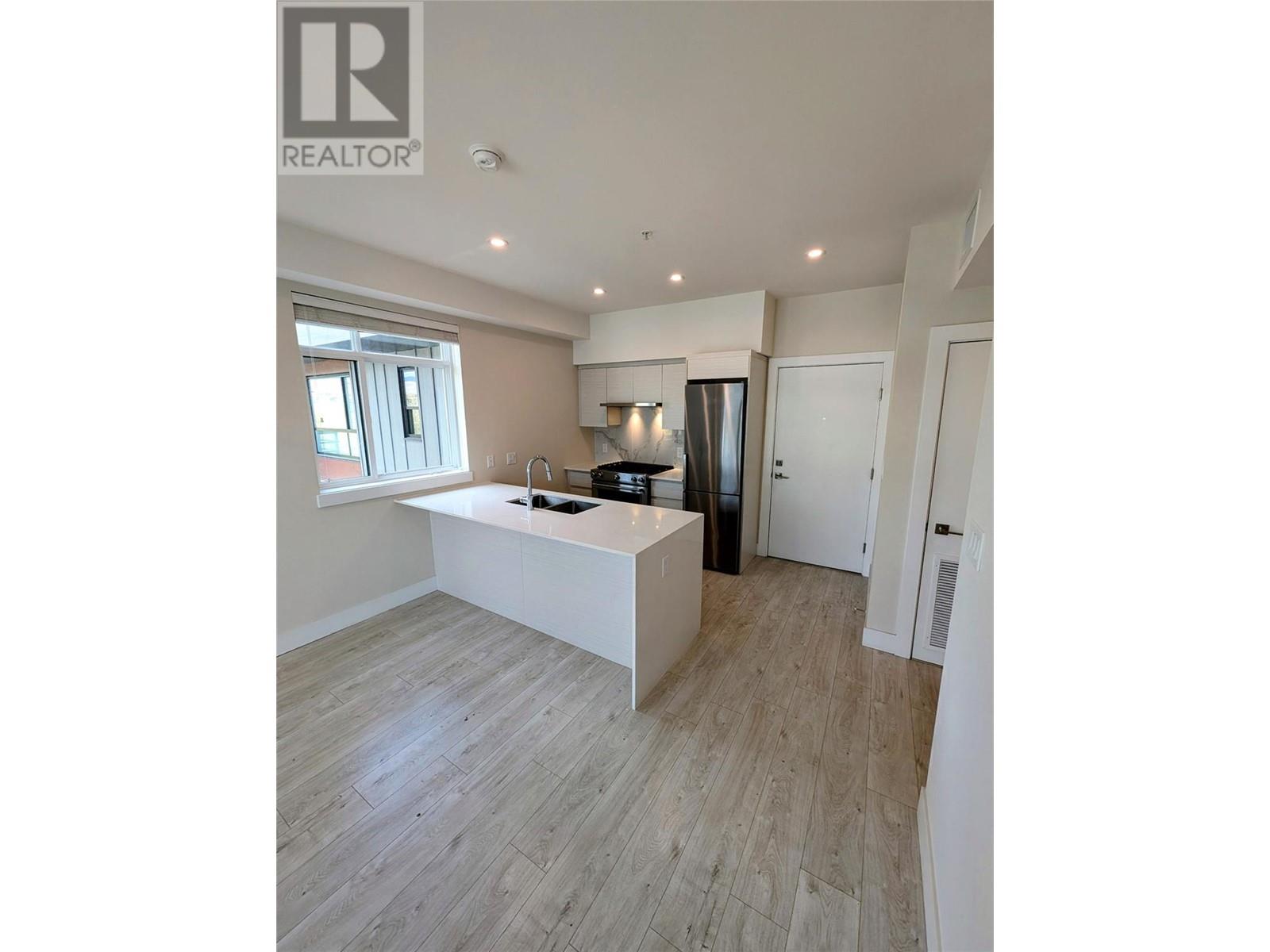 403 1925 Enterprise Way, Kelowna