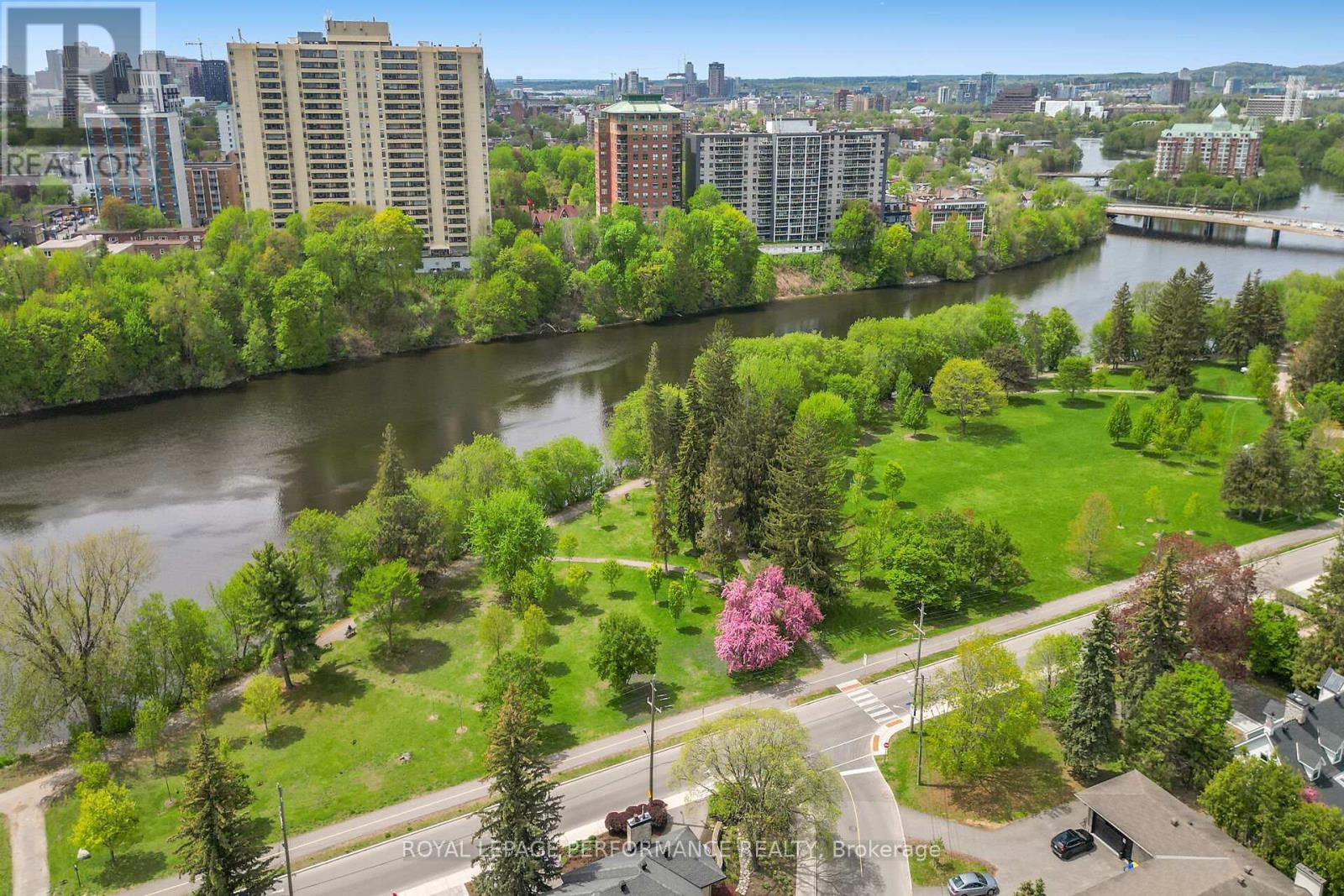 Photo 34 of 1807 70 Landry Street, Ottawa ON