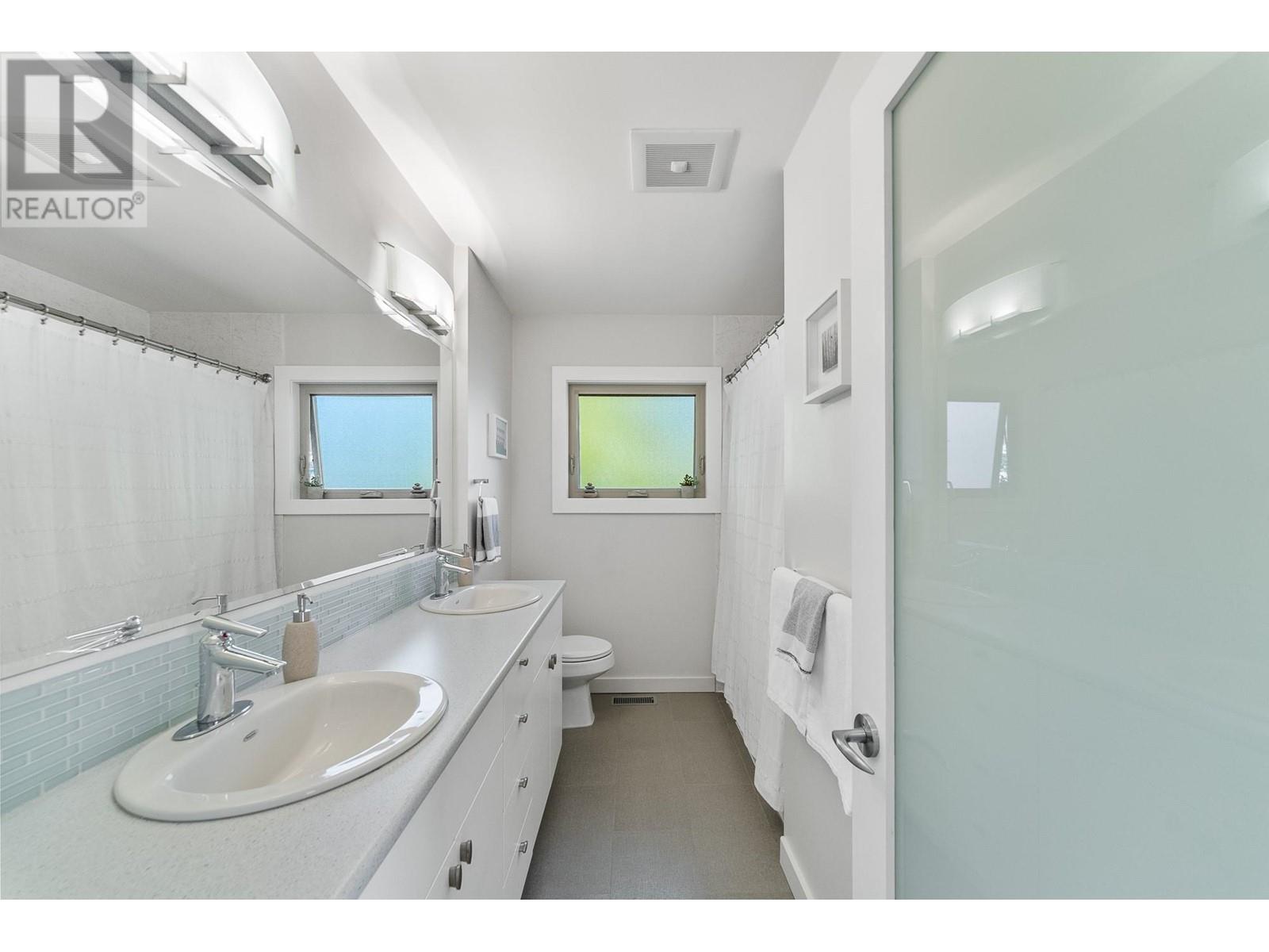  343 Gwyer Street, Penticton