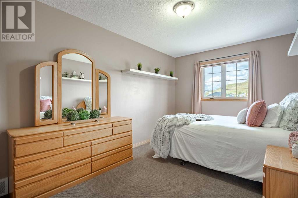 93 Gleneagles View, Cochrane