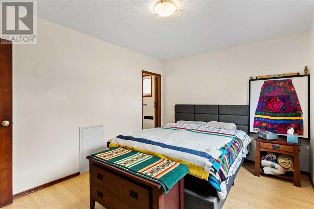 Single Family House Bungalow for Sale in  Bracebridge Crescent SW Braeside Calgary 