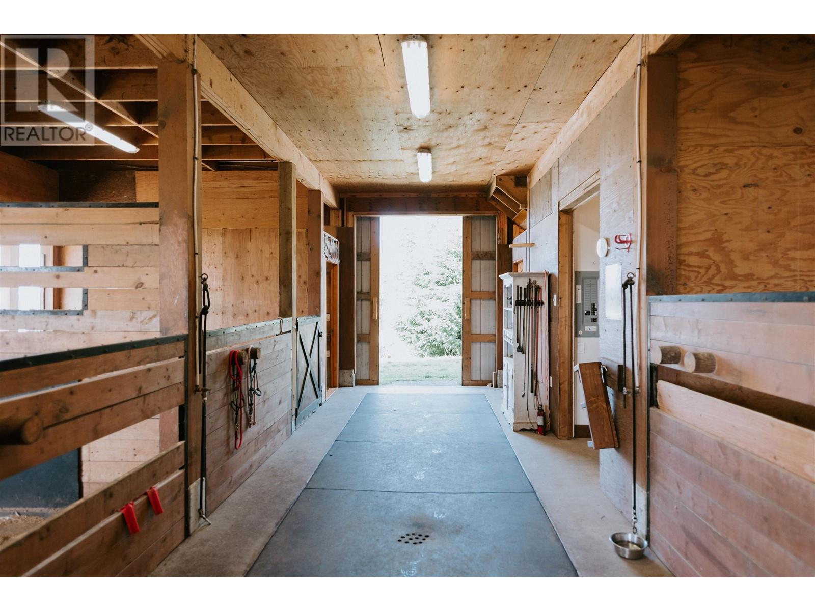 2247 PIXTON ROAD, Roberts Creek real estate listing R2979098