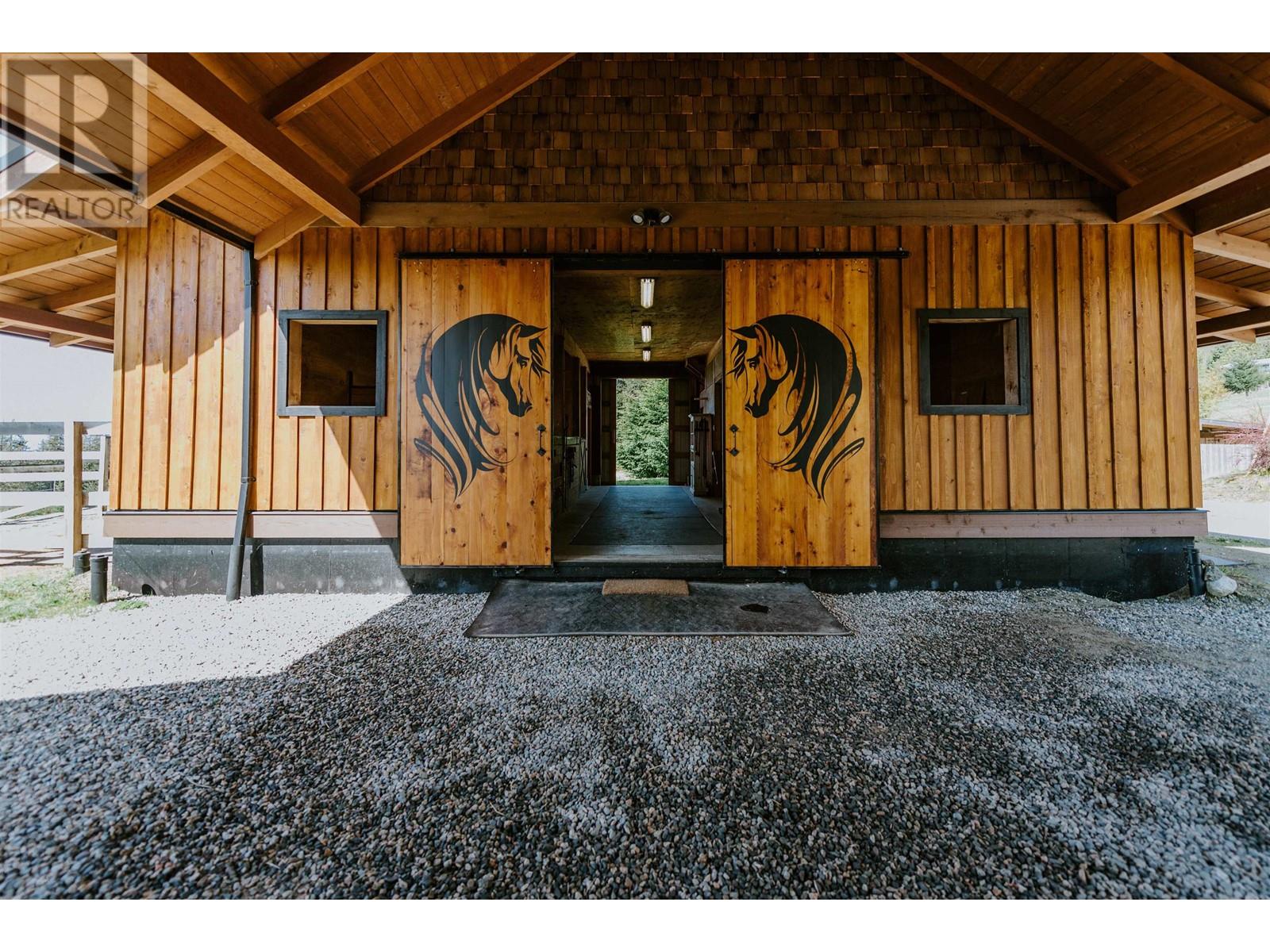 2247 PIXTON ROAD, Roberts Creek real estate listing R2979098