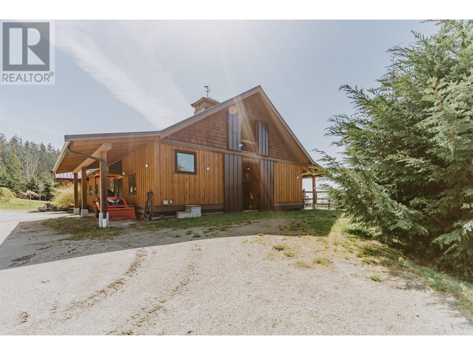 2247 PIXTON ROAD, Roberts Creek real estate listing R2979098