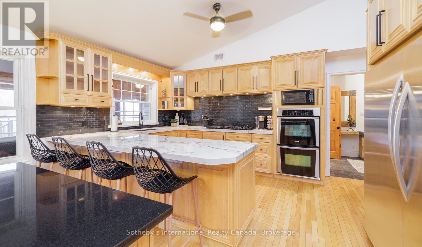 Photo 24 of 427 West Browns Road, Huntsville ON