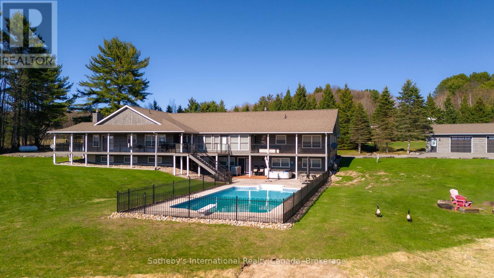 Photo 12 of 427 West Browns Road, Huntsville ON