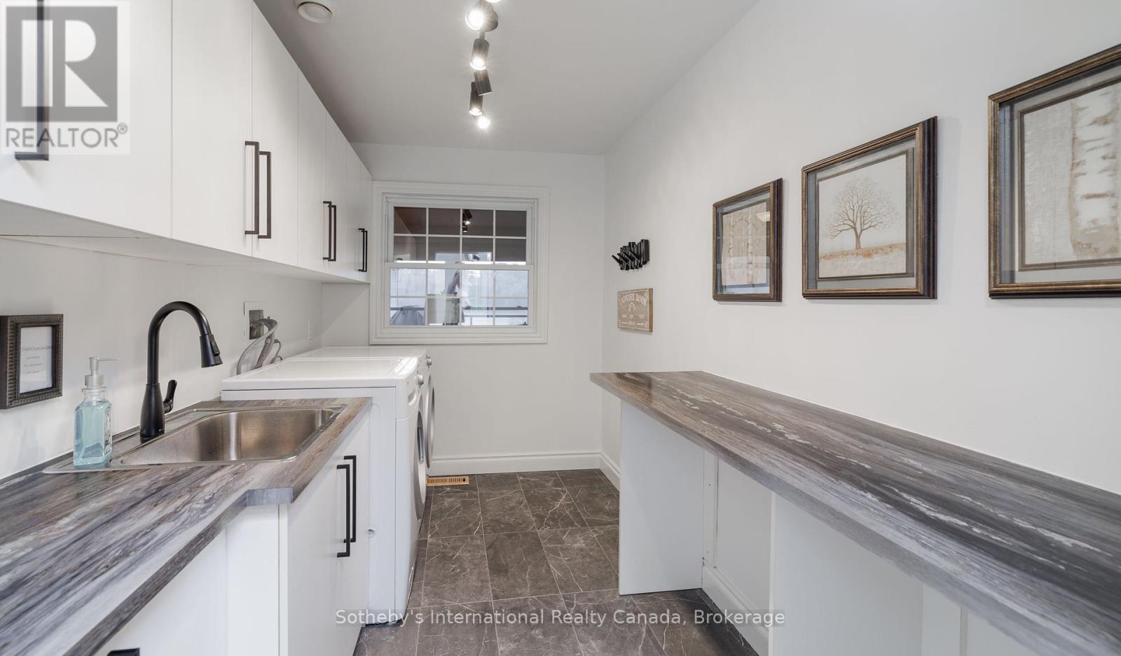 Photo 11 of 427 West Browns Road, Huntsville ON