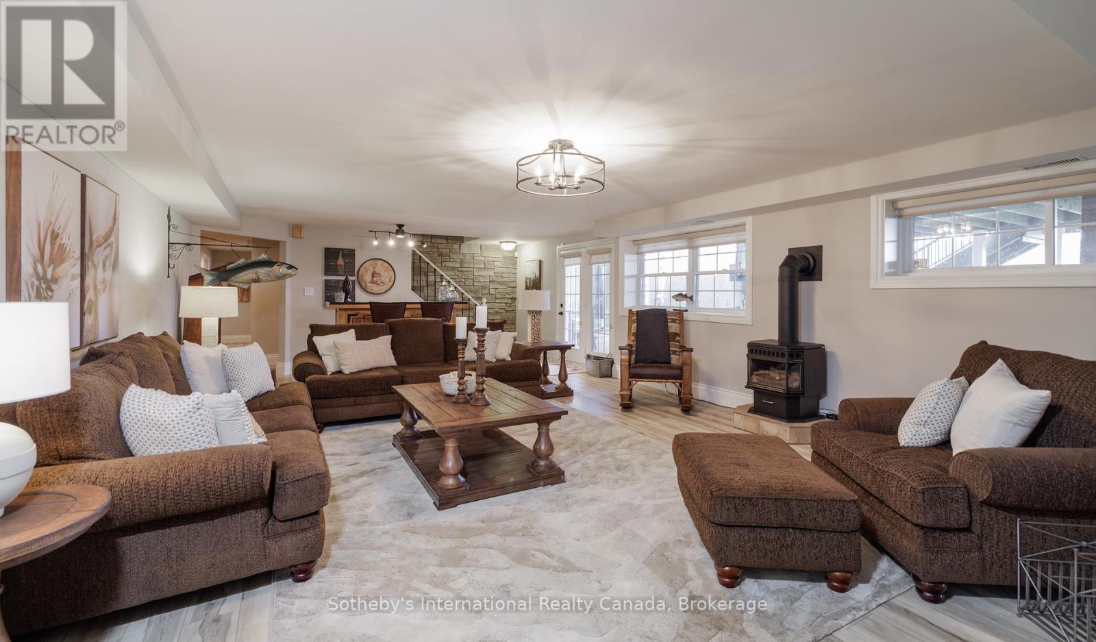 Photo 29 of 427 West Browns Road, Huntsville ON