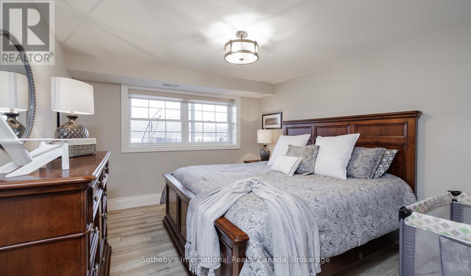 Photo 32 of 427 West Browns Road, Huntsville ON