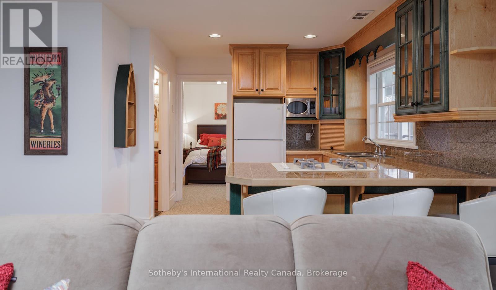 Photo 40 of 427 West Browns Road, Huntsville ON